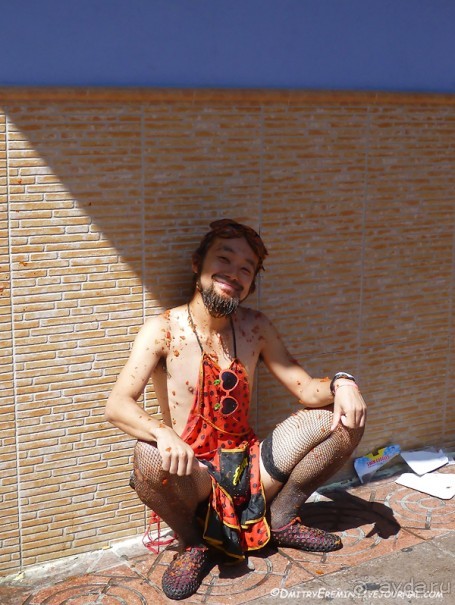 Море кетчупа… Томатина 2012 (Bunol, Spain)