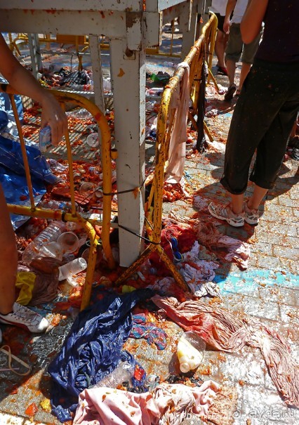 Море кетчупа… Томатина 2012 (Bunol, Spain)