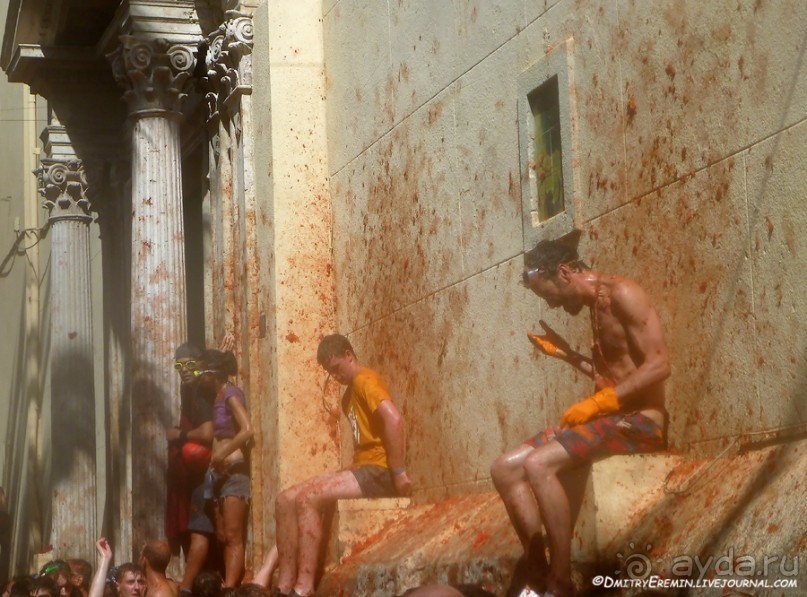 Море кетчупа… Томатина 2012 (Bunol, Spain)