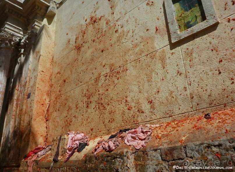 Море кетчупа… Томатина 2012 (Bunol, Spain)