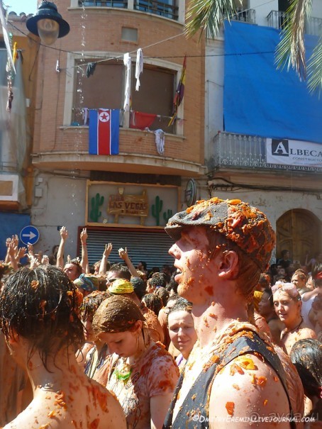 Море кетчупа… Томатина 2012 (Bunol, Spain)