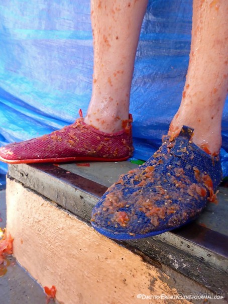 Море кетчупа… Томатина 2012 (Bunol, Spain)