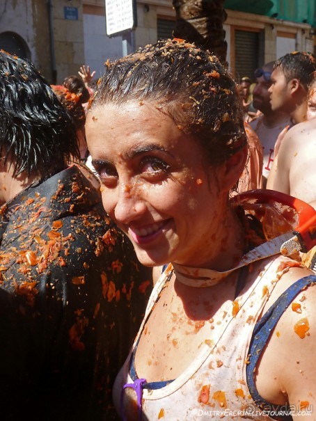 Море кетчупа… Томатина 2012 (Bunol, Spain)