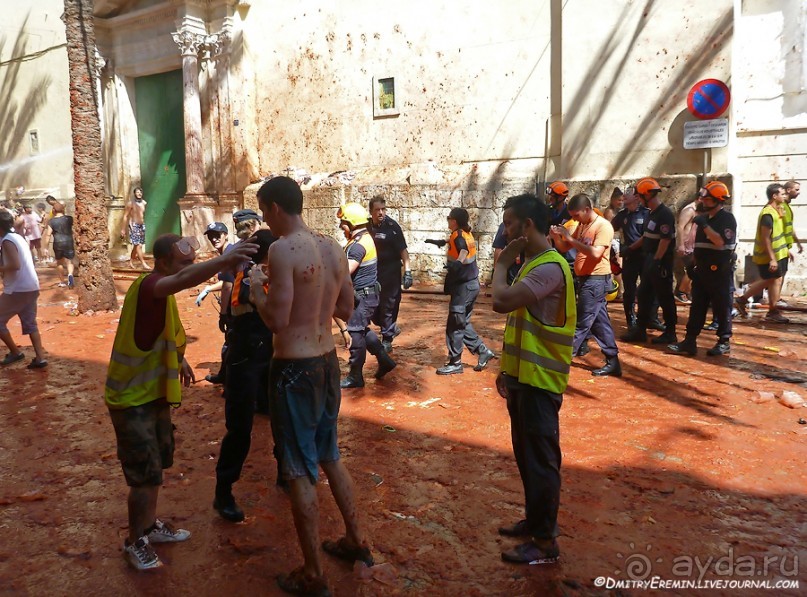 Море кетчупа… Томатина 2012 (Bunol, Spain)