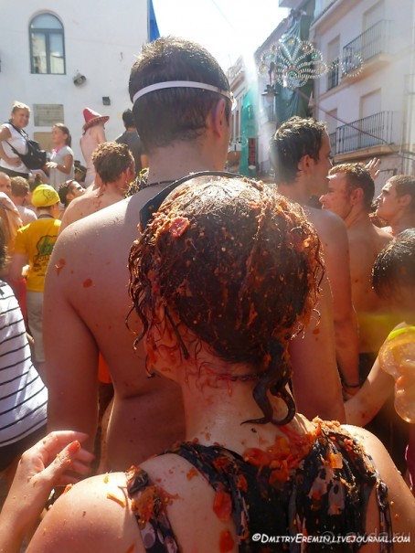 Море кетчупа… Томатина 2012 (Bunol, Spain)