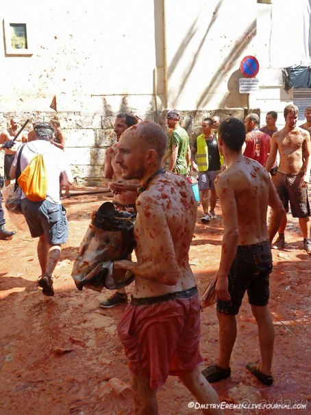 Море кетчупа… Томатина 2012 (Bunol, Spain)