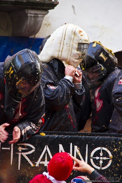 Апельсиновая бойня (Ivrea, Italy)