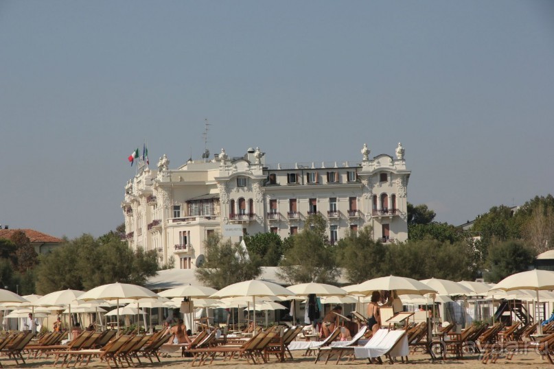 Шикарный аристократичный отель