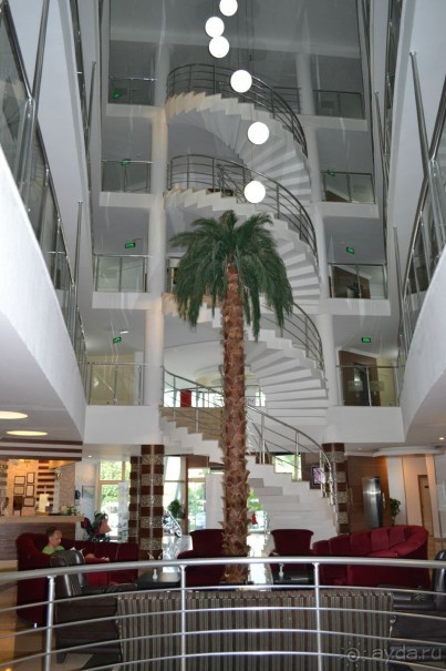 Если хотите полюбоваться грязным пляжем, то Вам в этот отель!