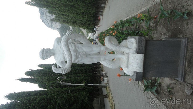 Аполлон на аллее