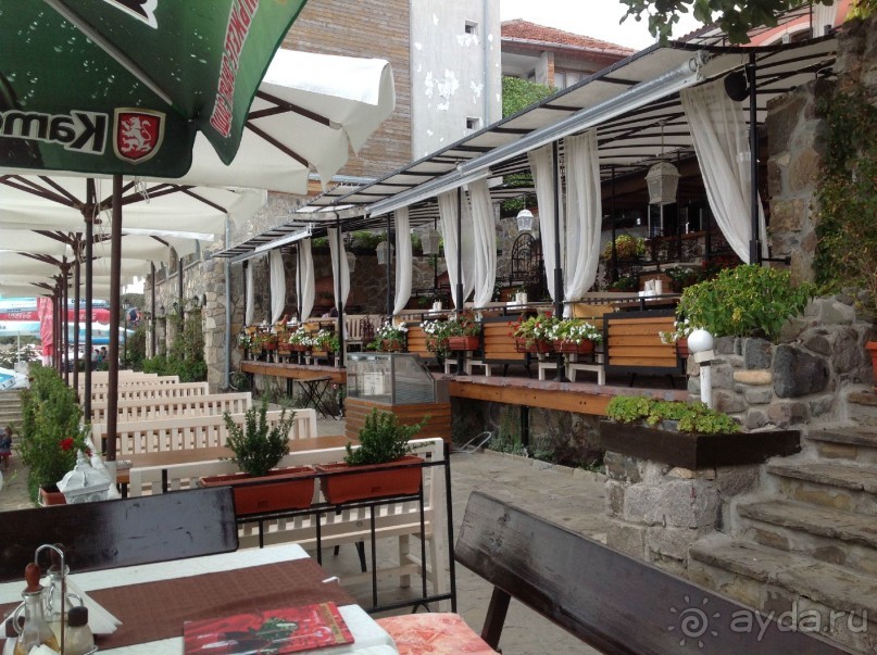 Кафе на набережной