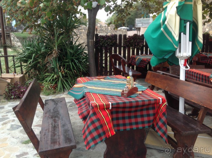 Такие кафешки есть во всех уголках городка