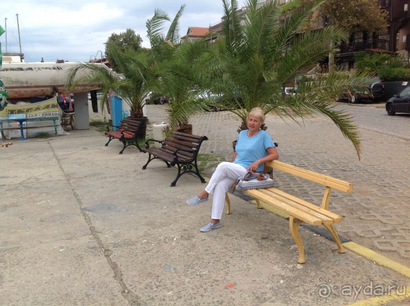 На набережной в порту Санта Марина