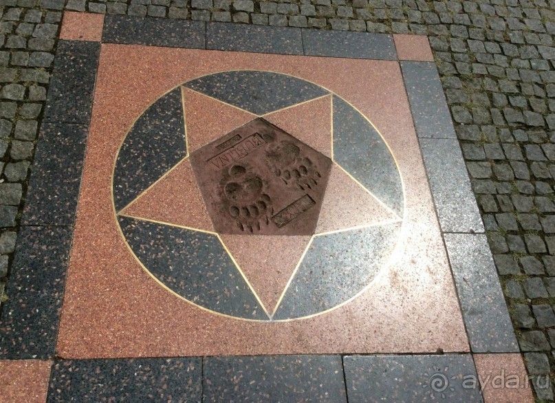 В Пражском зоопарке детям можно все )