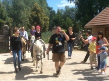 В Пражском зоопарке детям можно все )