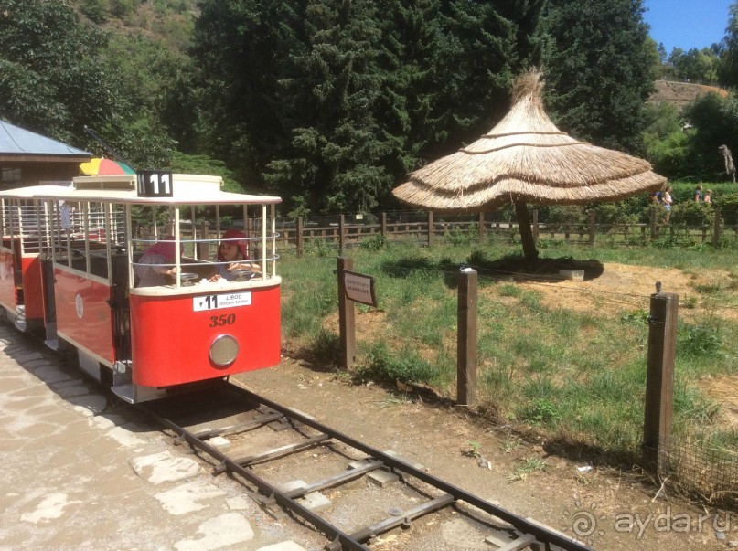 можно по железной дороге...