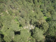 Внизу тень от "автобуса на веревочке"