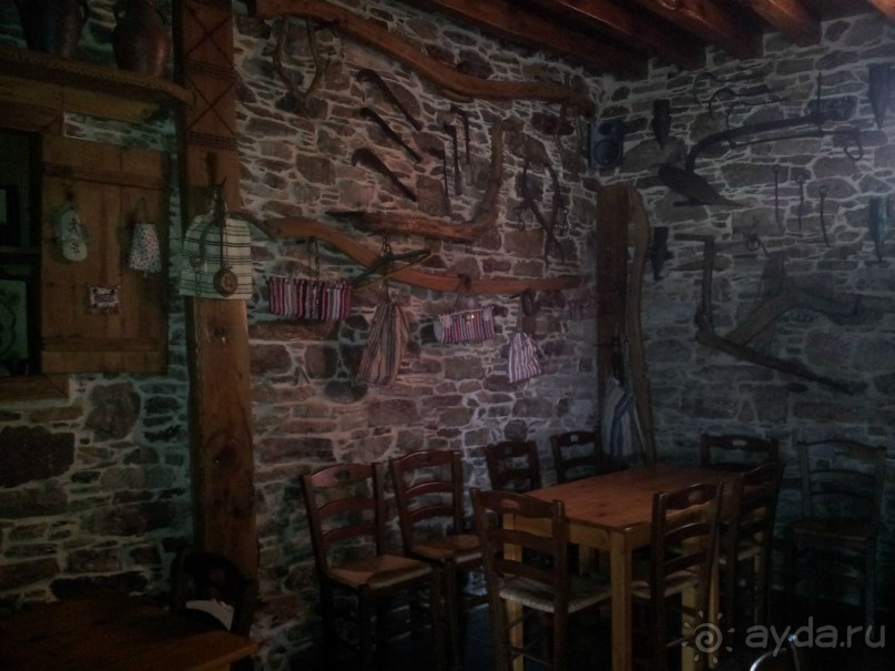 Внутри таверны