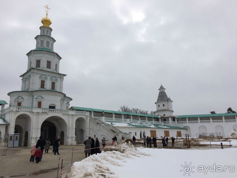 Судя по всему, остались работы по благоустройству территории