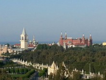 А из нашего окна площадь Красная видна ....:))