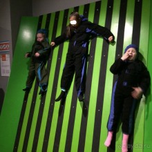 Этот перец встречает в страшной комнате