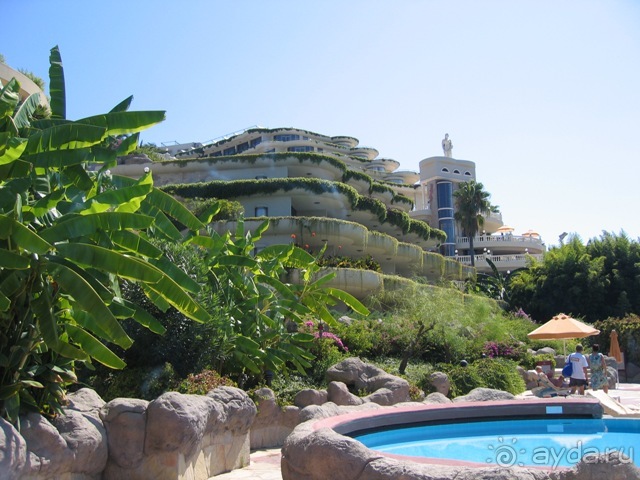 Весьма неплохо - спокойно, расслаблено и нет соотечественников.