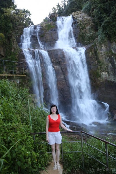 Вечером приехали в отель с чудесным видом на водопад.