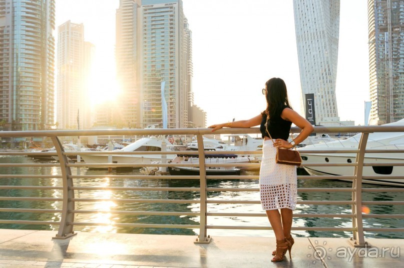 Достойный отель на берегу залива