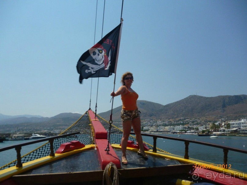 Крит. Две звезды на берегу моря.