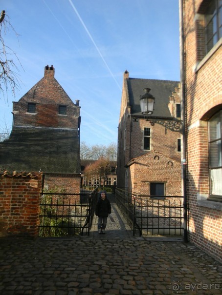 Левен. Бегинаж