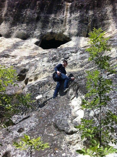 Хан-Крумский скальный монастырь