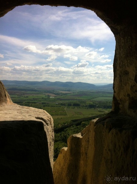 Хан-Крумский скальный монастырь