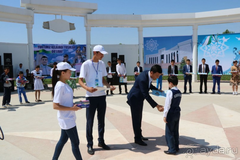 Народ встретил своего сына