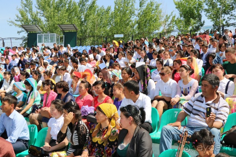 Народ встретил своего сына