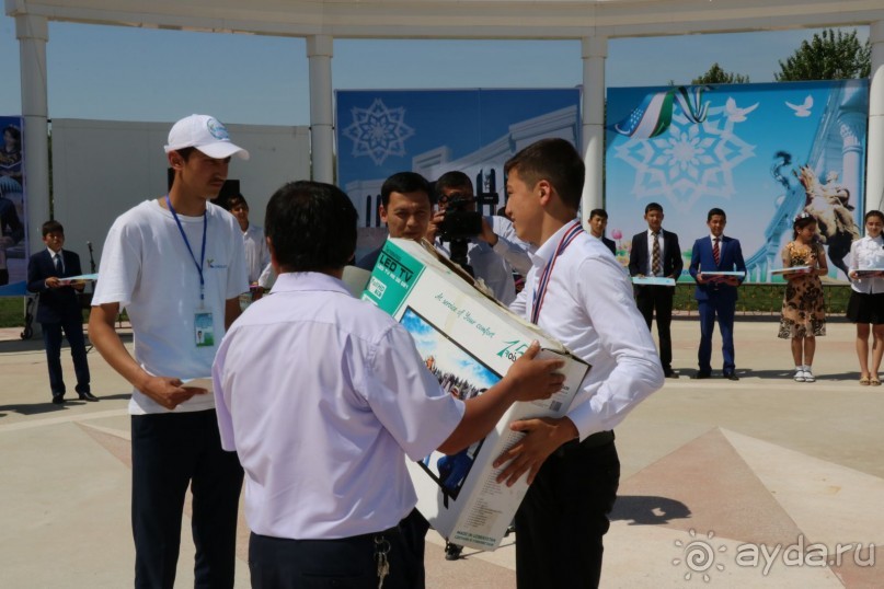 Народ встретил своего сына