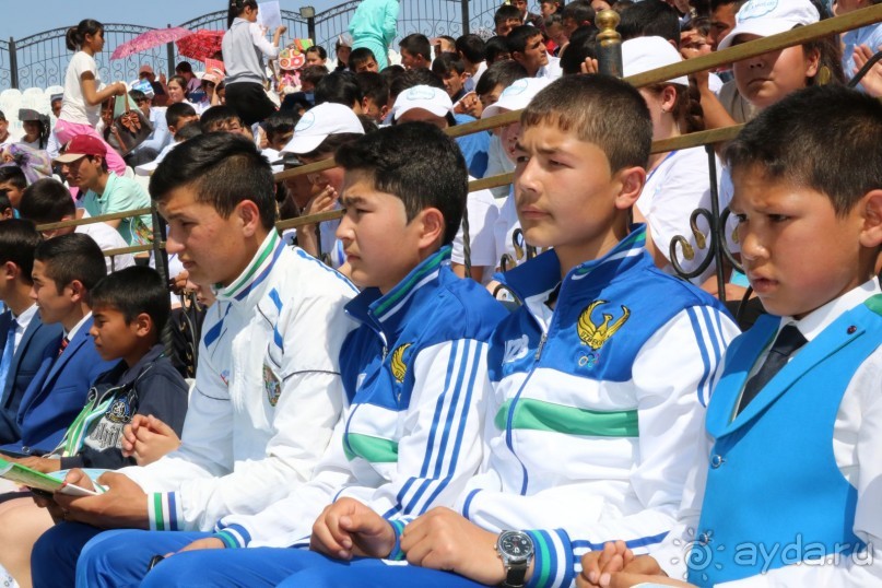 Народ встретил своего сына