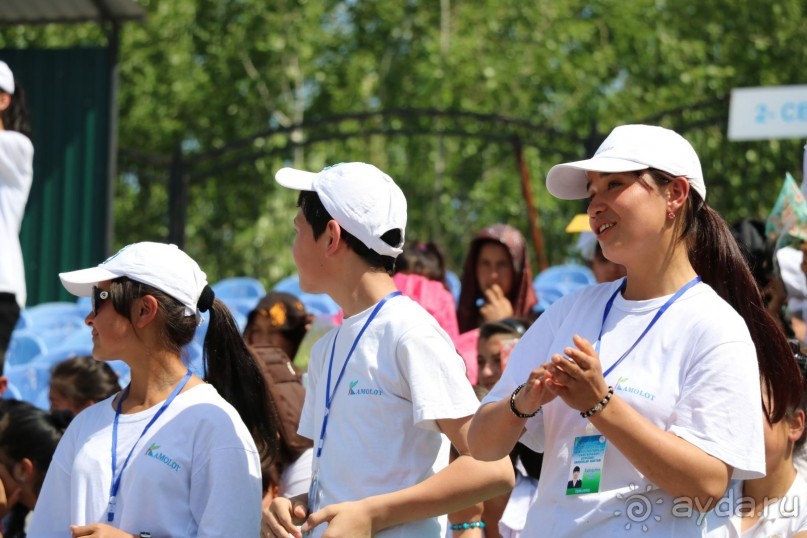 Народ встретил своего сына