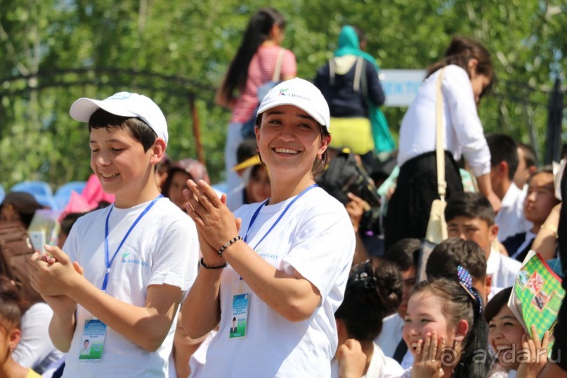 Народ встретил своего сына