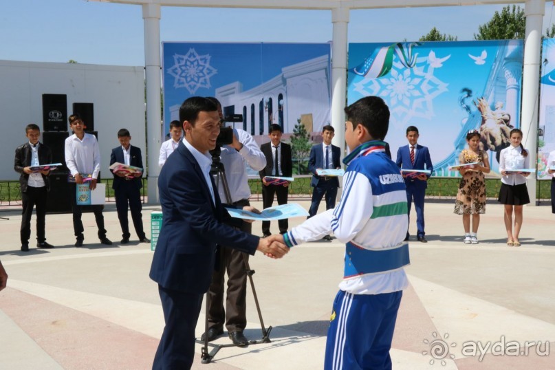 Народ встретил своего сына