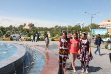 И ВНОВЬ ЗАЖУРЧАЛИ ФОНТАНЫ