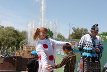 И ВНОВЬ ЗАЖУРЧАЛИ ФОНТАНЫ