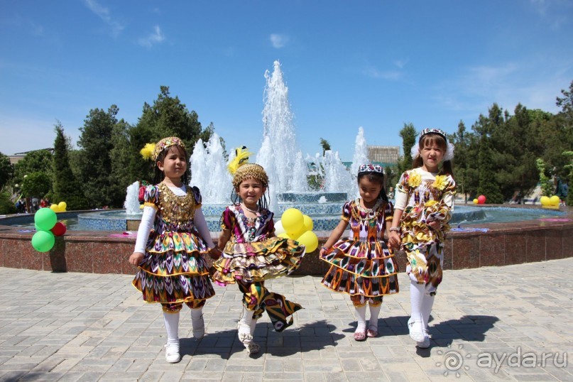 И ВНОВЬ ЗАЖУРЧАЛИ ФОНТАНЫ