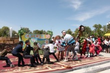 И ВНОВЬ ЗАЖУРЧАЛИ ФОНТАНЫ