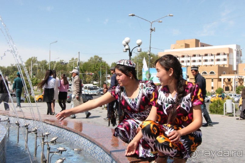 И ВНОВЬ ЗАЖУРЧАЛИ ФОНТАНЫ