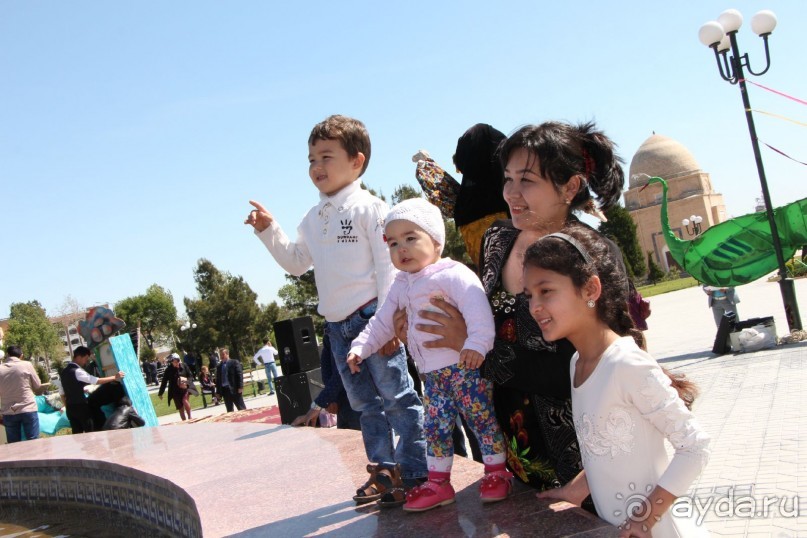 И ВНОВЬ ЗАЖУРЧАЛИ ФОНТАНЫ