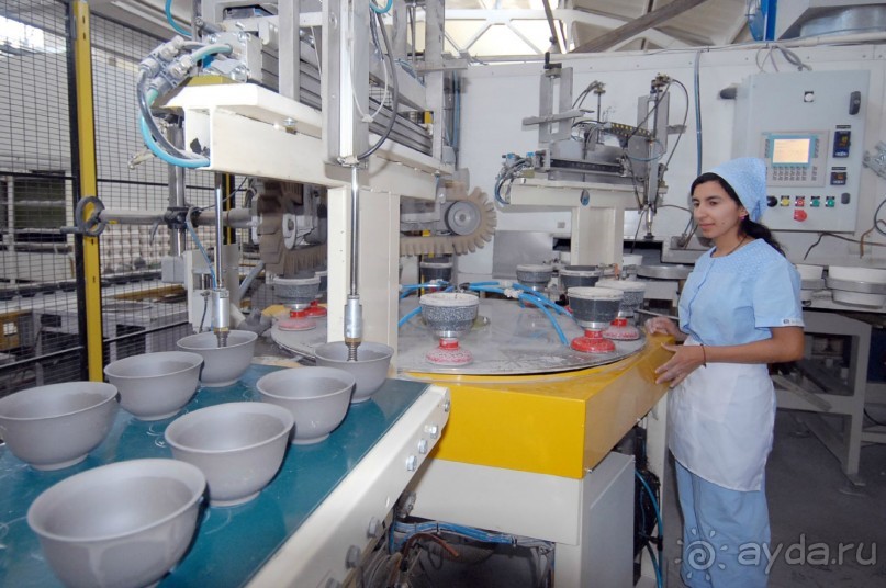 Возрождая славу самаркандского фарфора