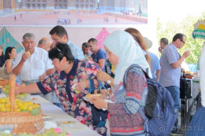 Участники международного симпозиума в Самарканде