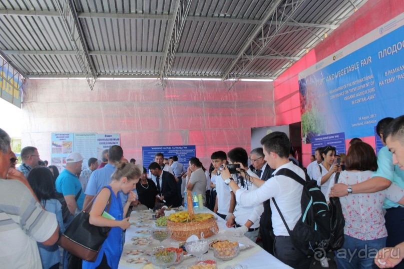 Участники международного симпозиума в Самарканде