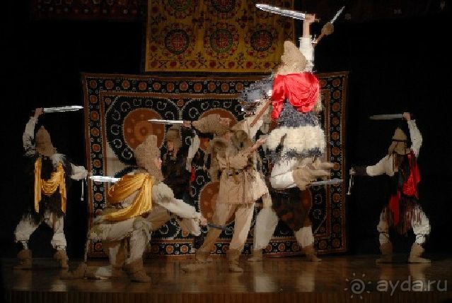 ТЕАТР ИСТОРИЧЕСКОГО КОСТЮМА «ЭЛ-МЕРОСИ» (EL-MEROSI)