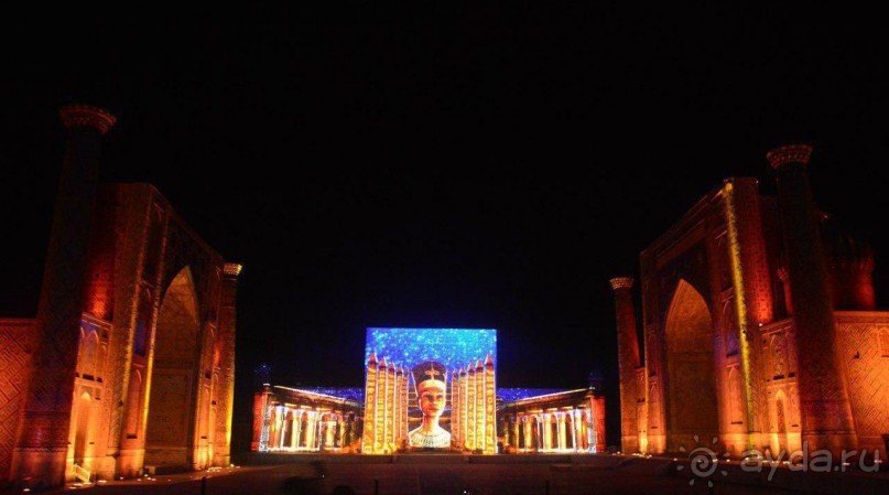 СВЕТОВОЕ 3D-ШОУ ПРОШЛО НА ПЛОЩАДИ РЕГИСТАН САМАРКАНДА